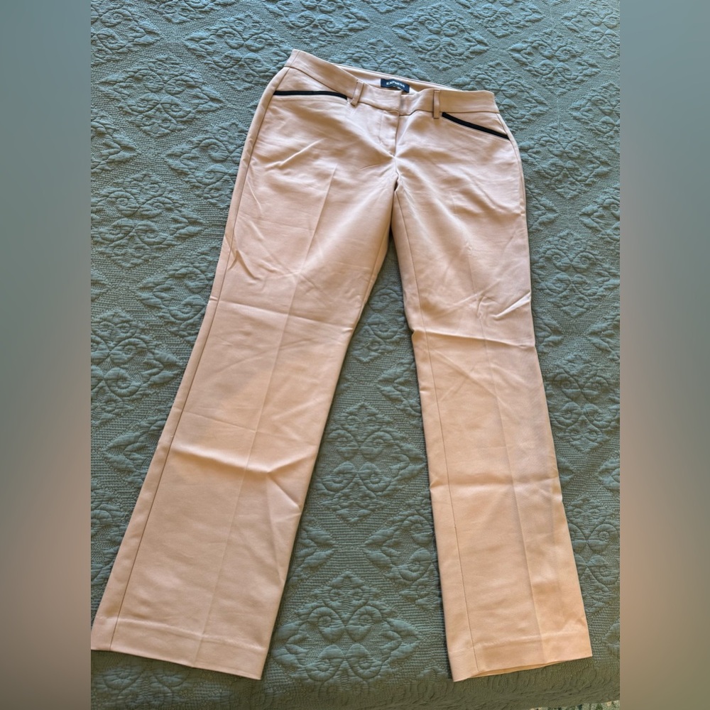 Express Cream boot cut Pants with Black Accents 6S 29” inseam
